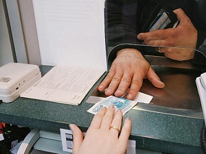получение денег в кассе банка